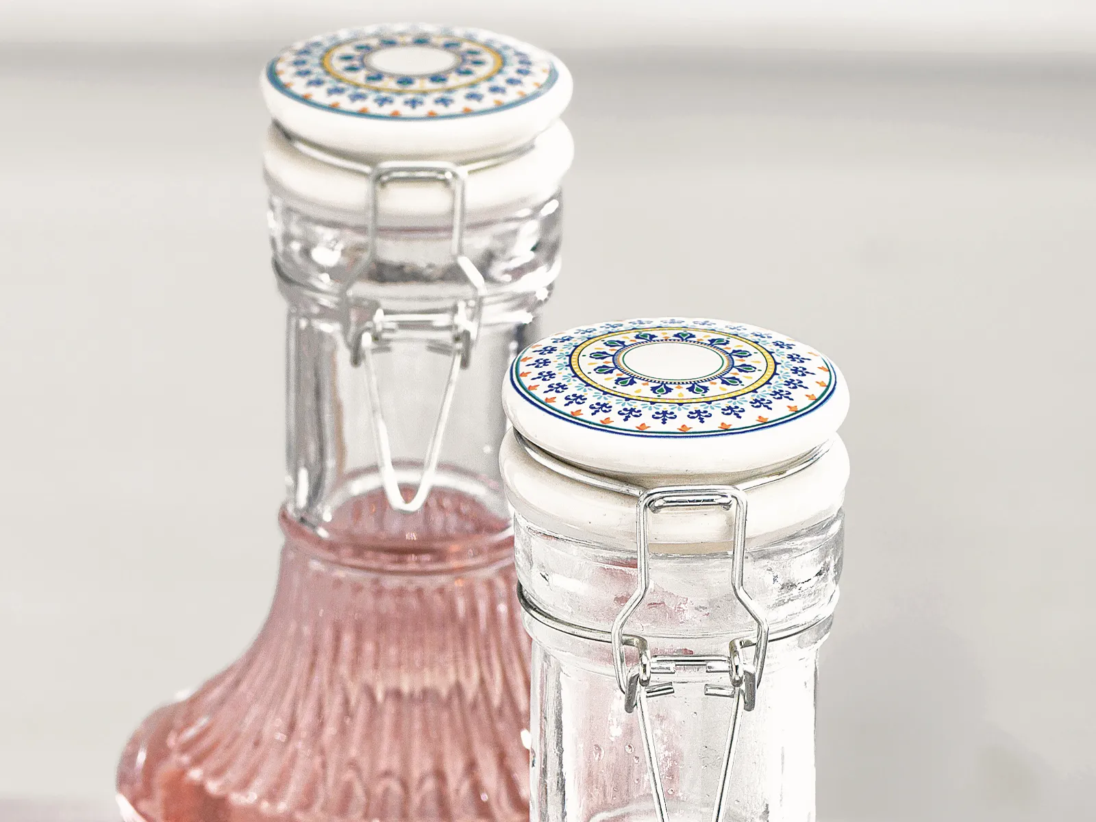 03 — Decorative Ceramic Stoppers