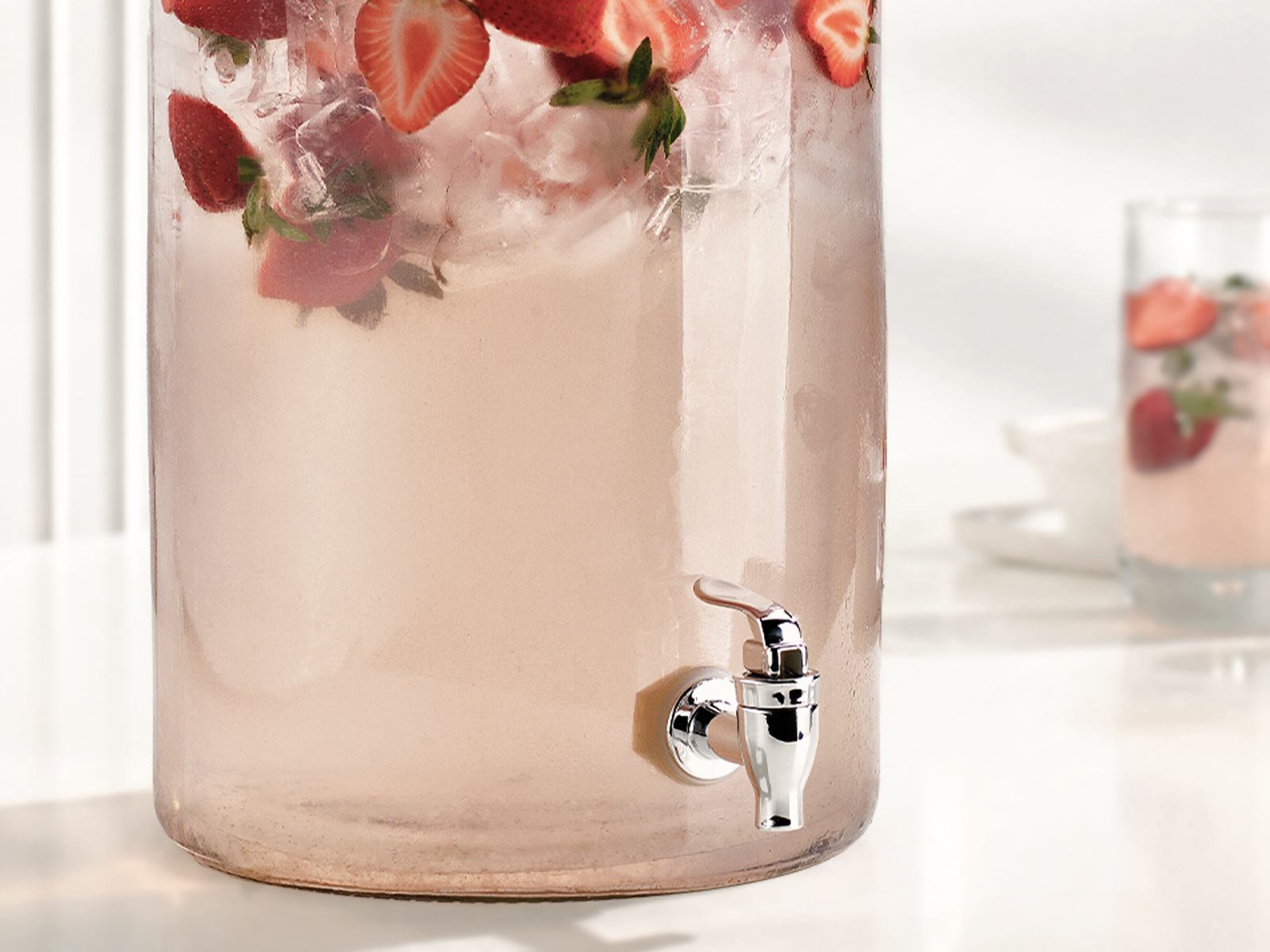 03 — Easy-Pour Spigot