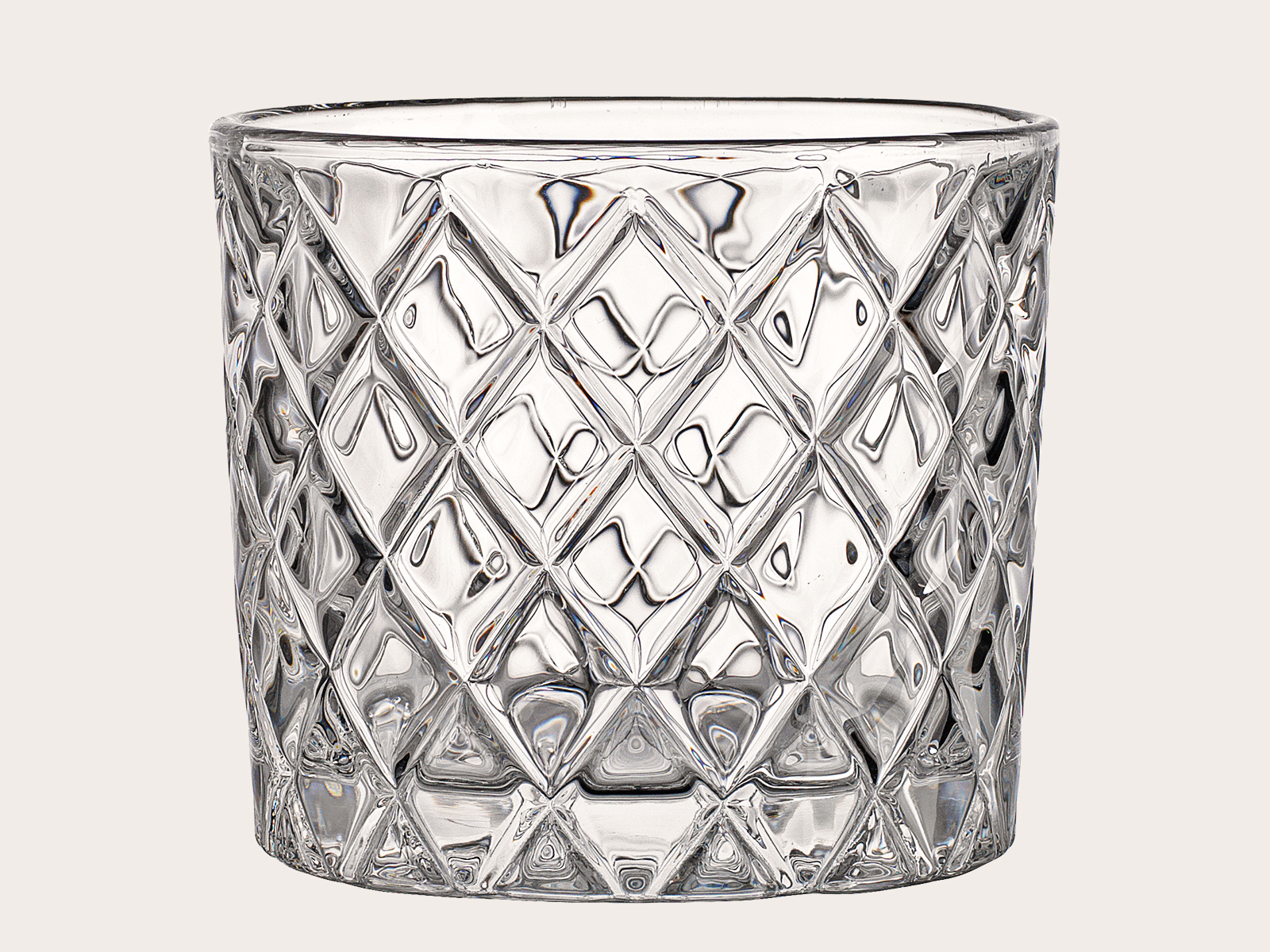 01 — Diamond Pattern